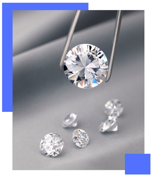 Round cut diamond held by tweezers, reflecting light.